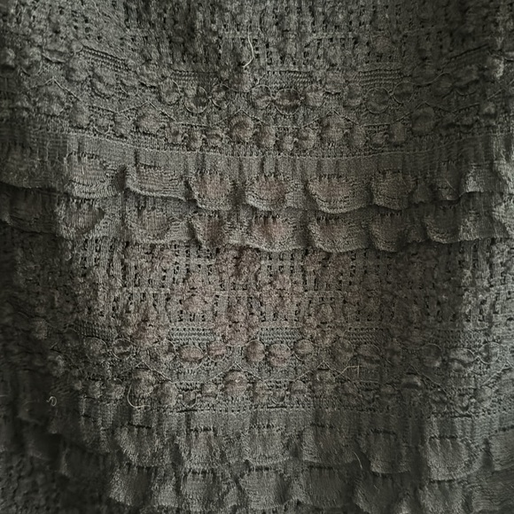 Max Studio cold shoulder lace ruffle stretch blouse - Picture 4 of 6